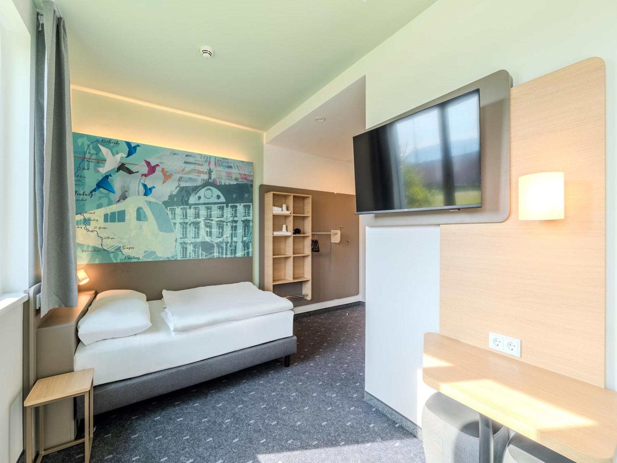 B&B Hotel Offenburg-Hbf Exterior photo