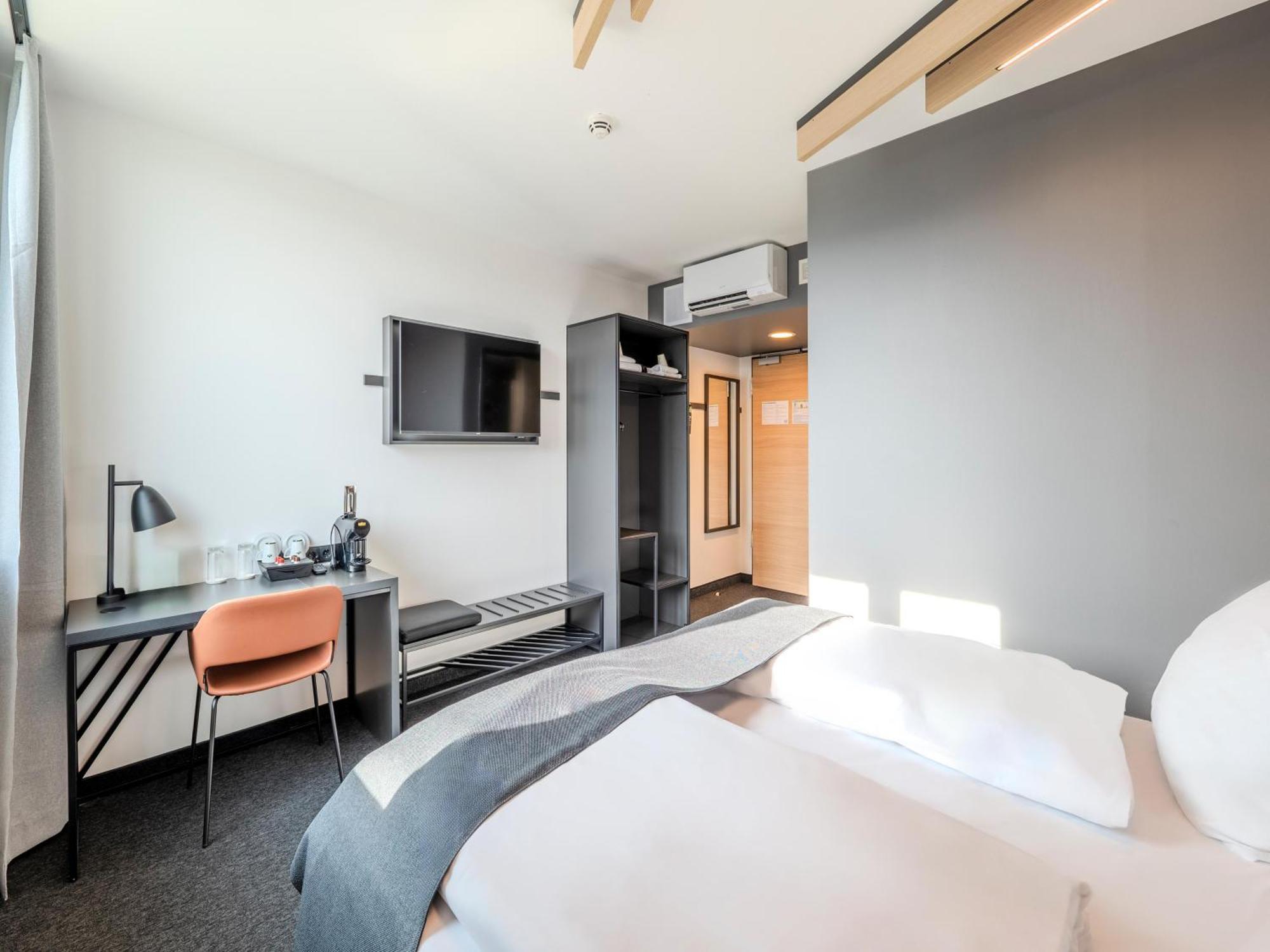 B&B Hotel Offenburg-Hbf Exterior photo