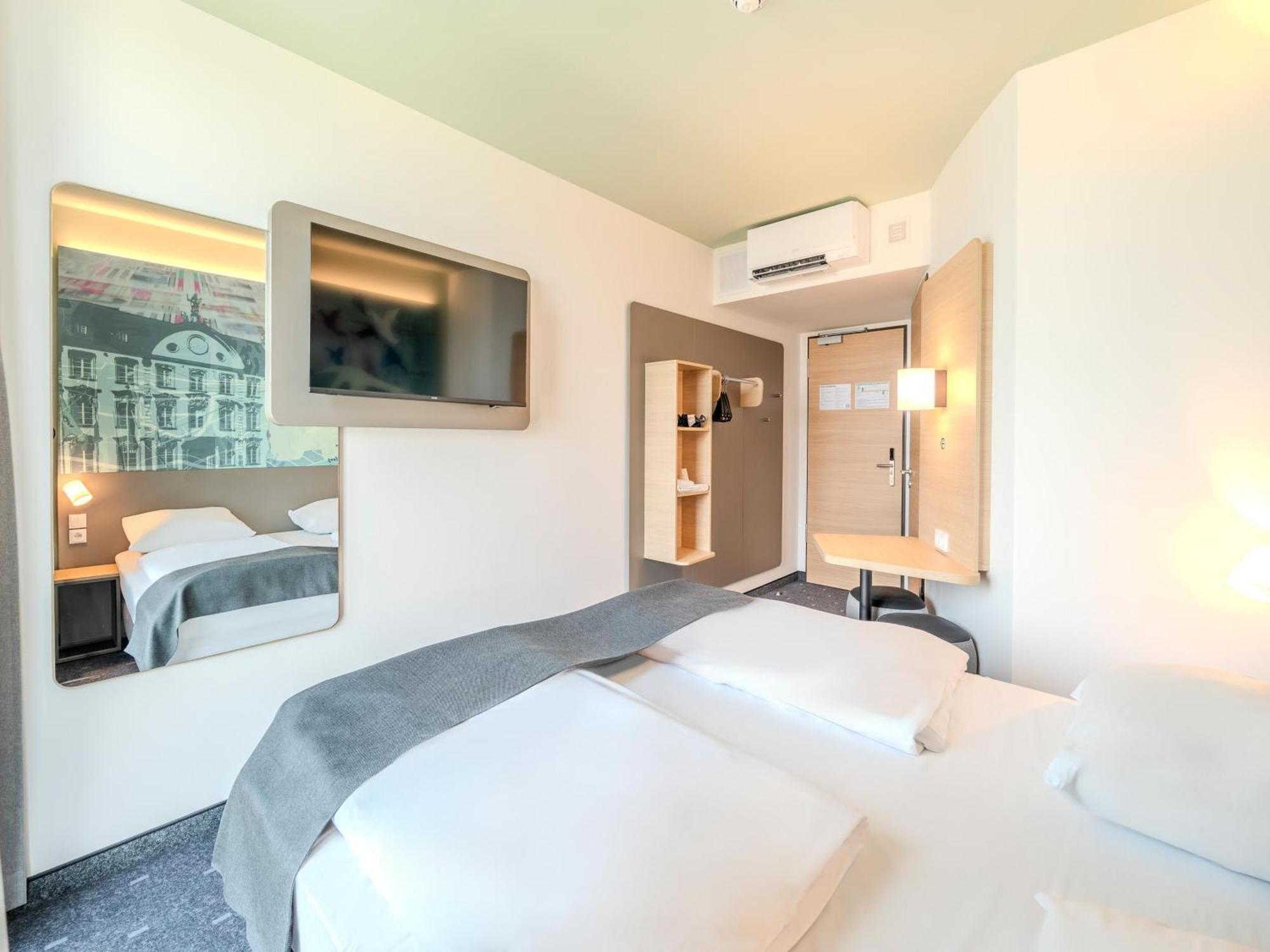 B&B Hotel Offenburg-Hbf Exterior photo
