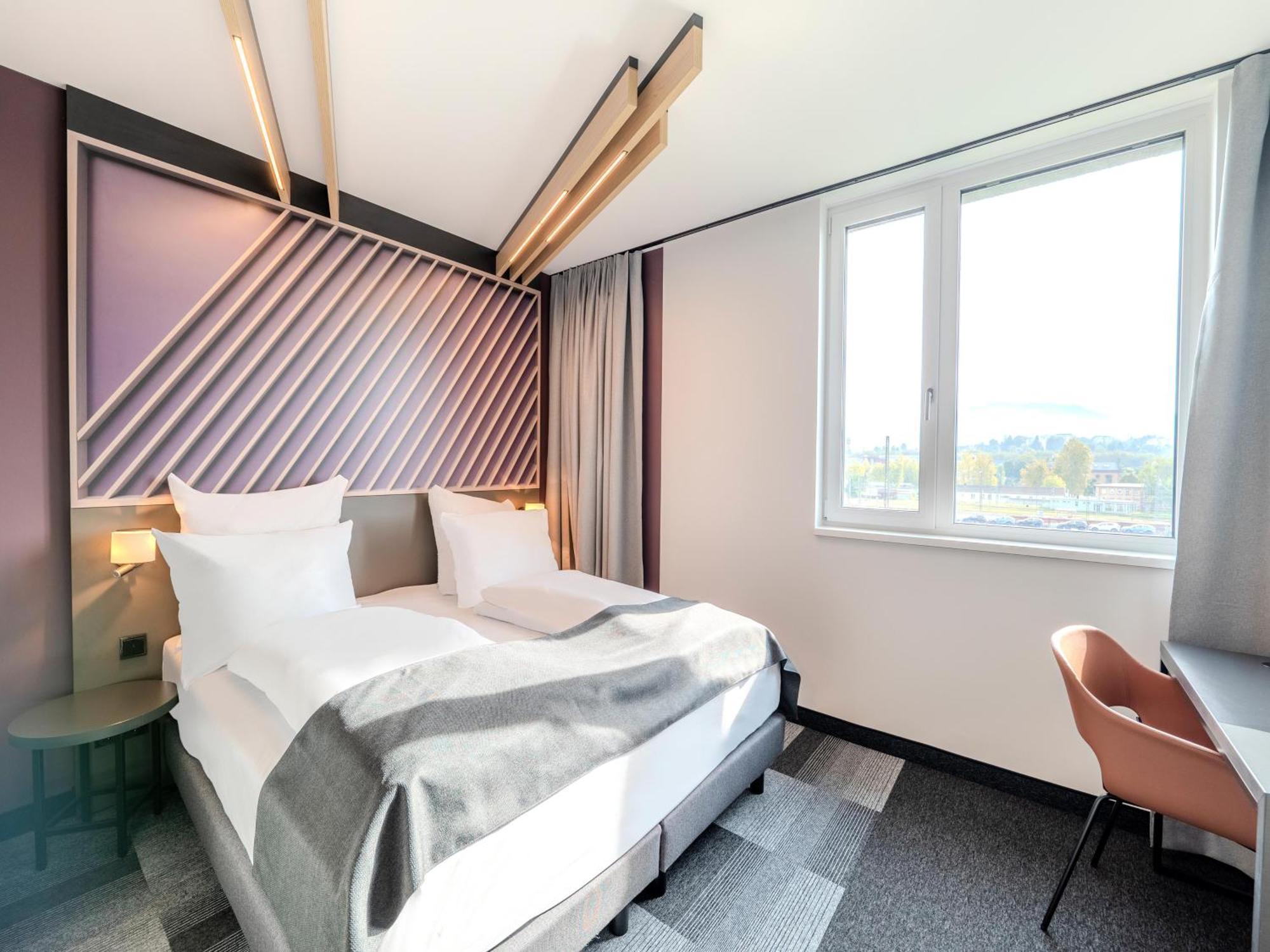 B&B Hotel Offenburg-Hbf Exterior photo