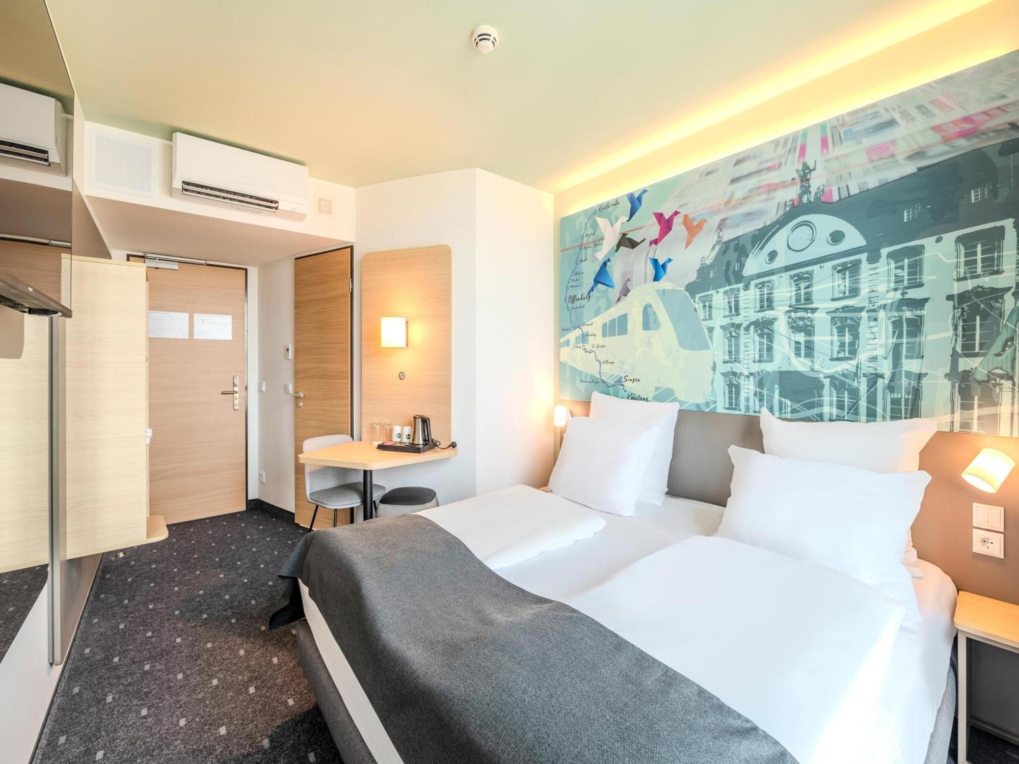 B&B Hotel Offenburg-Hbf Exterior photo