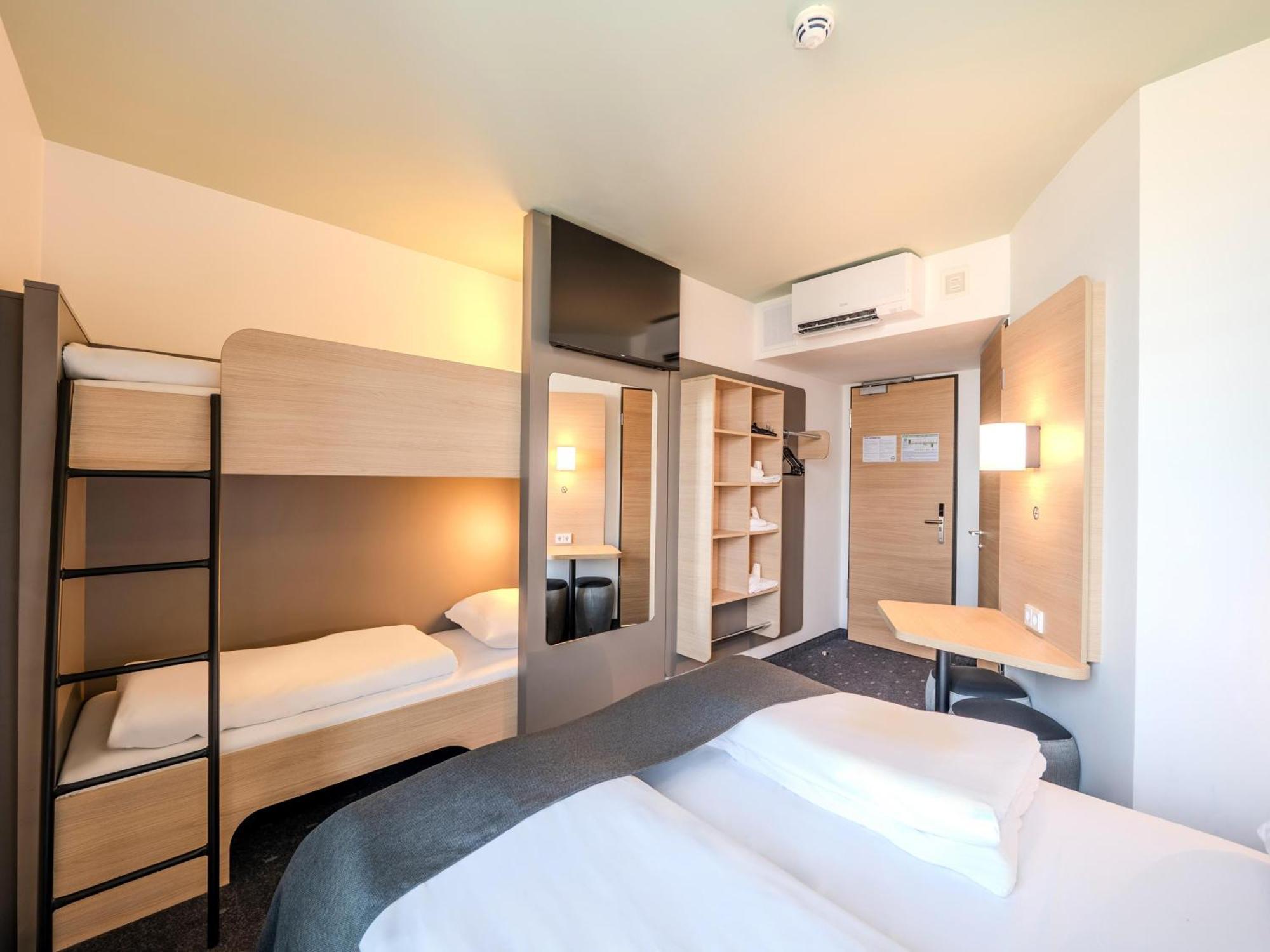 B&B Hotel Offenburg-Hbf Exterior photo
