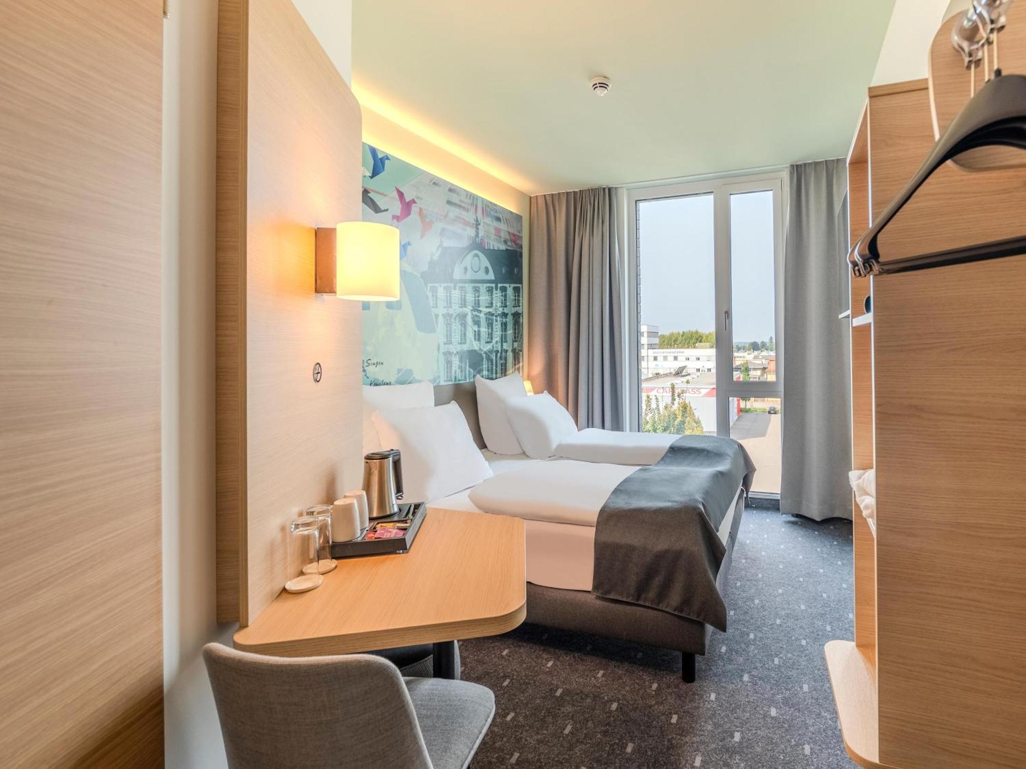 B&B Hotel Offenburg-Hbf Exterior photo